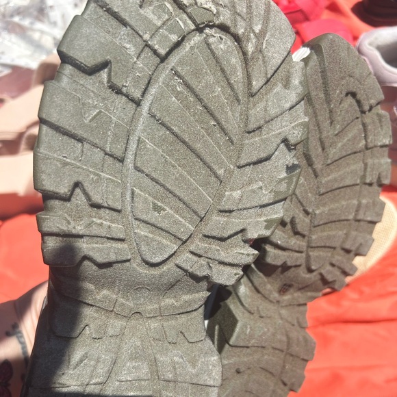 Brand Steve Madden women’s sneakers size 10 - Picture 4 of 4